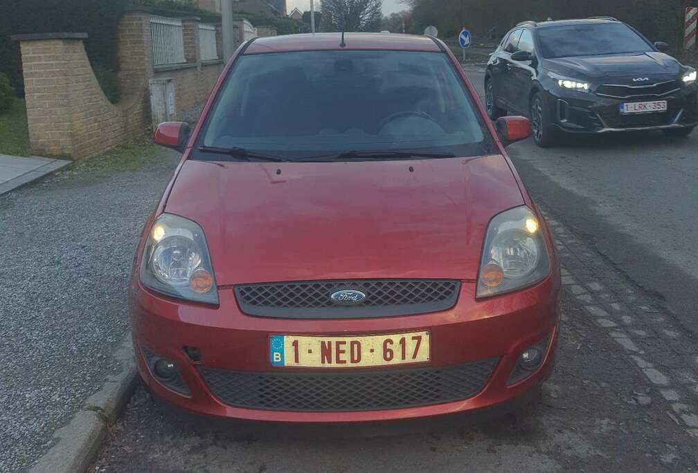 Ford PRETE A IMMATRICULER/ 120 000KLM/ 2008/ 1.3 Essenc