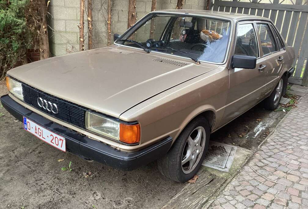 Audi b2