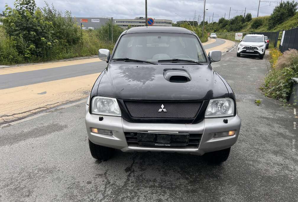 Mitsubishi 2.5 DOUBLE CAB GLS EXPORT AFRIQUE