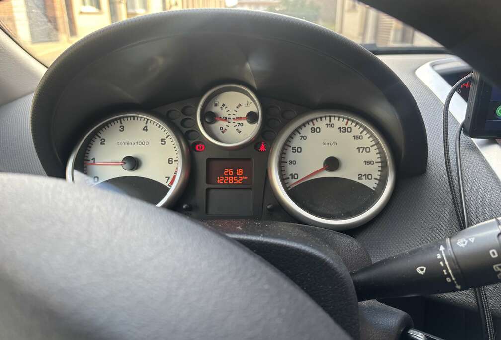 Peugeot 207 1.4i X Line