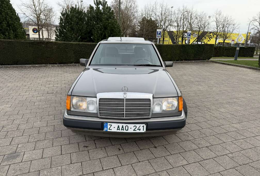 Mercedes-Benz D W124
