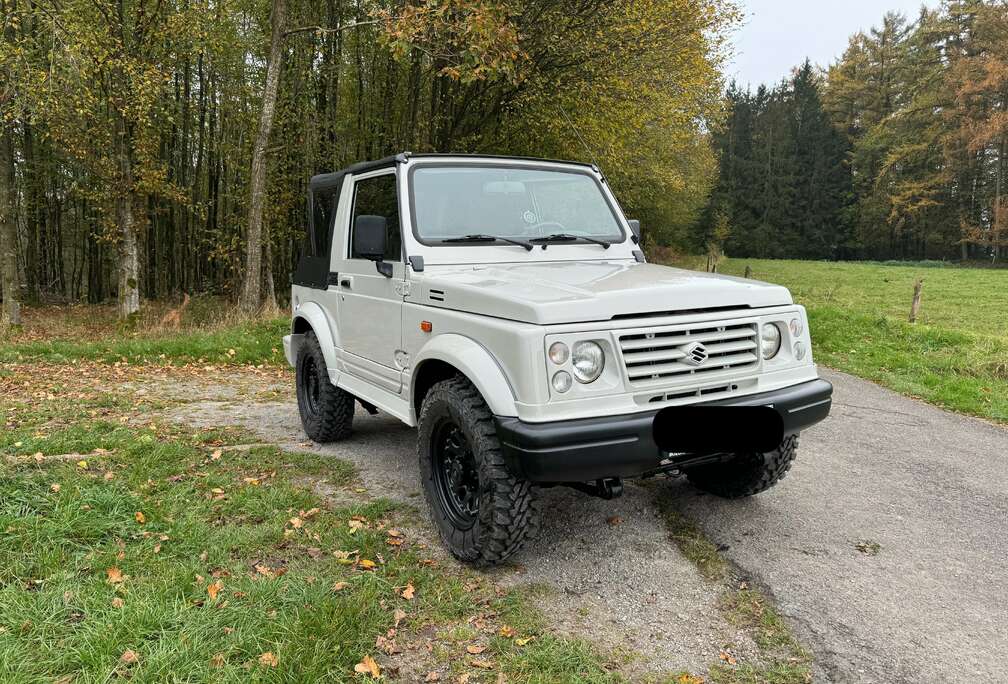 Suzuki Samurai