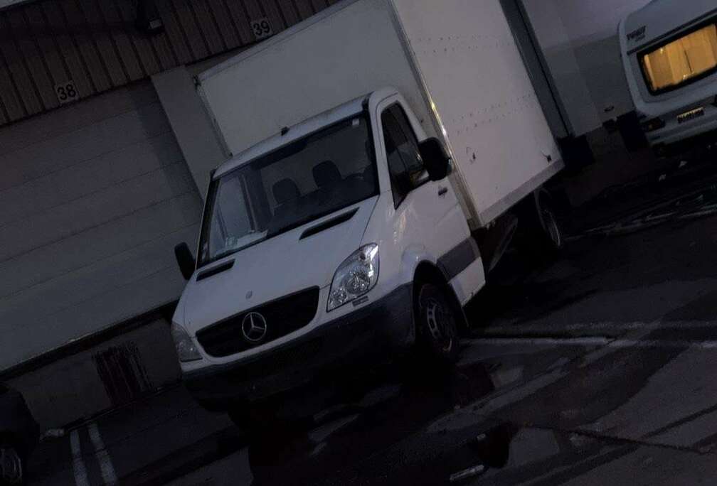 Mercedes-Benz 515 Permis B Lift