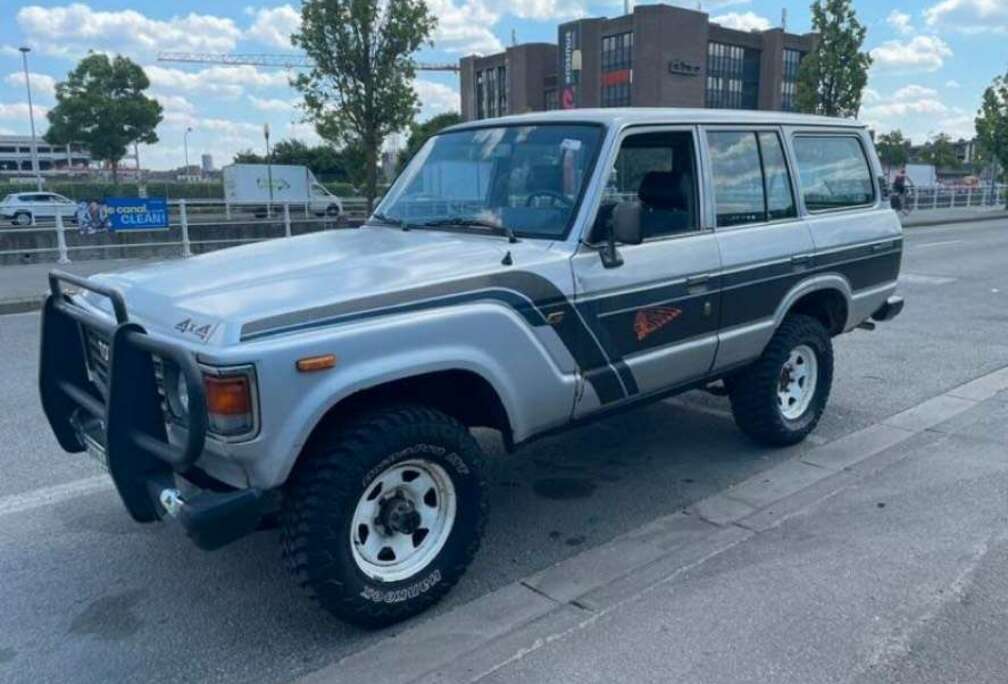 Toyota landcruiser hj60