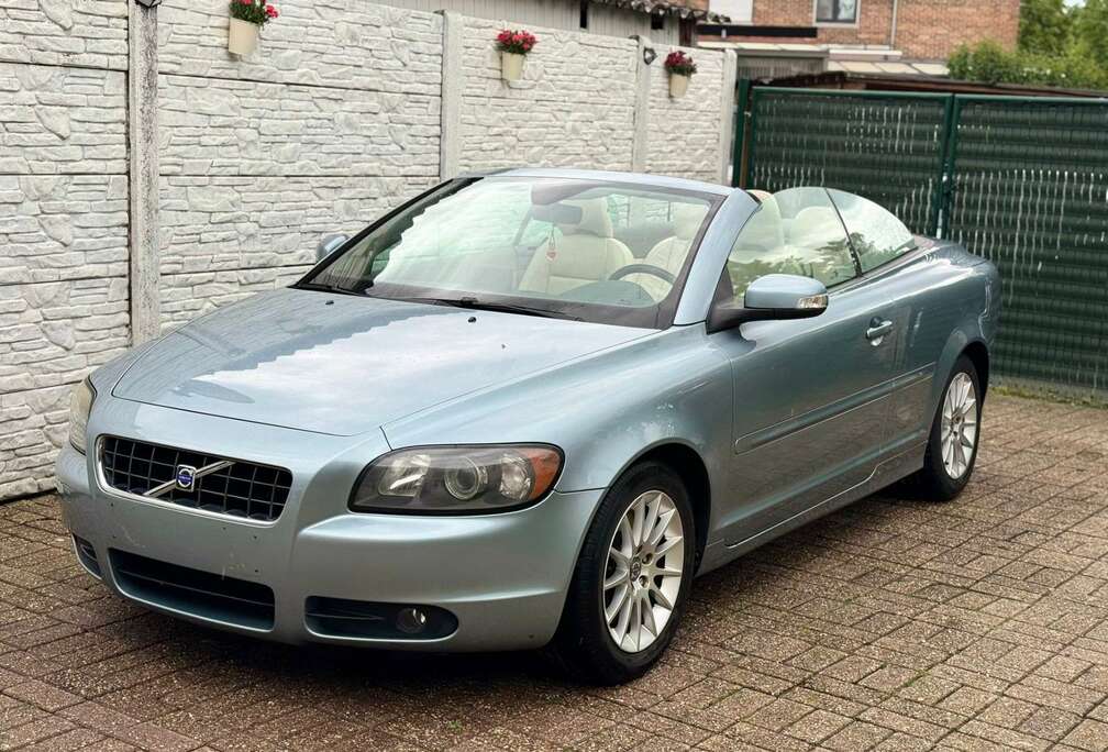 Volvo Cabrio 2.0 Turbo - D Kinetic Gekeurd