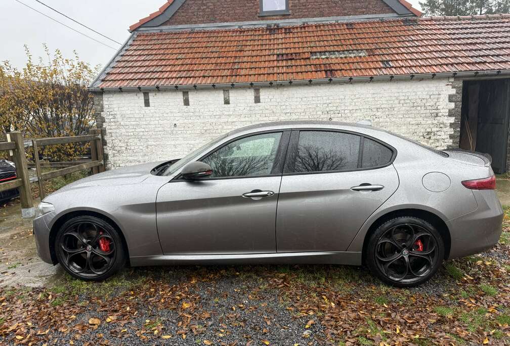 Alfa Romeo Giulia 2.0 T Super