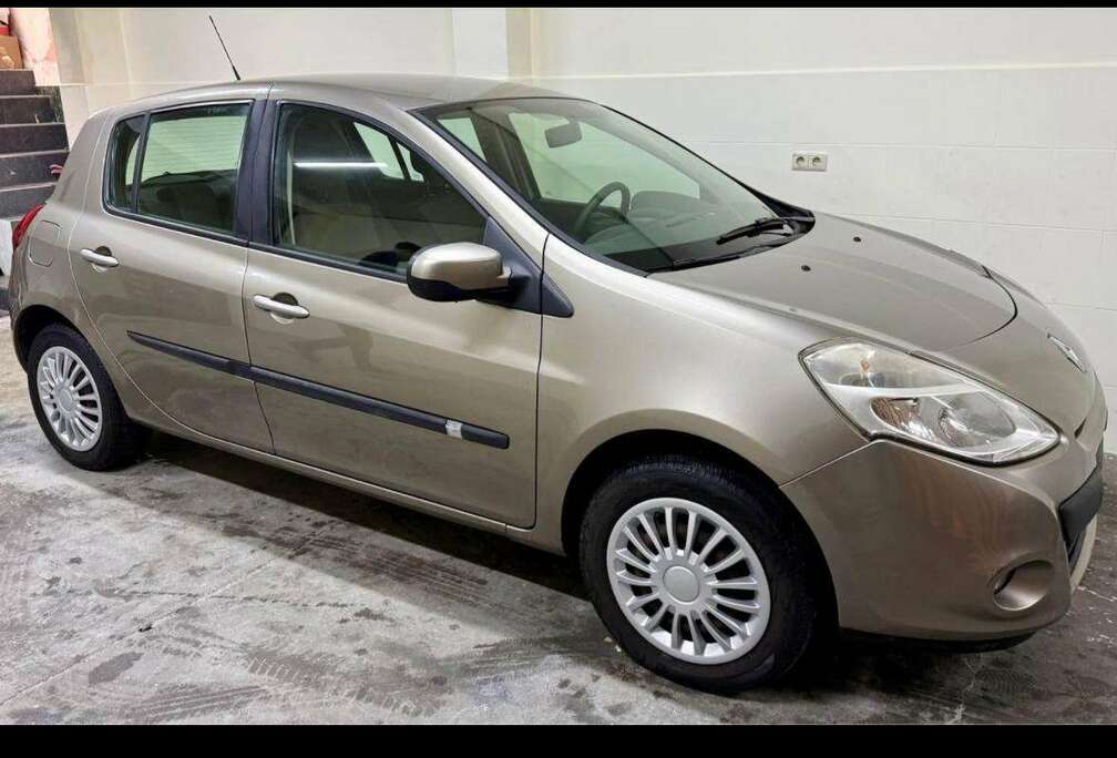 Renault Clio 1.2i Authentique