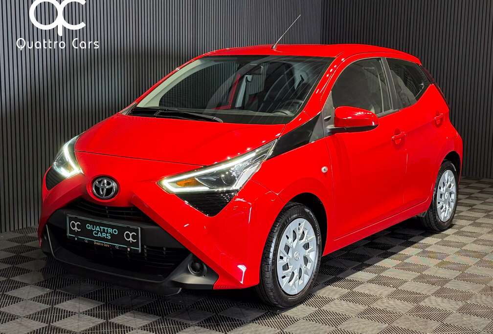 Toyota 1.0i - 1ere Main - Camera - Car play - Clim