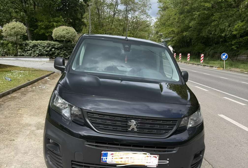 Peugeot FOURGON STANDARD 1000 KG BLUEHDI 75 BVM5 PRO