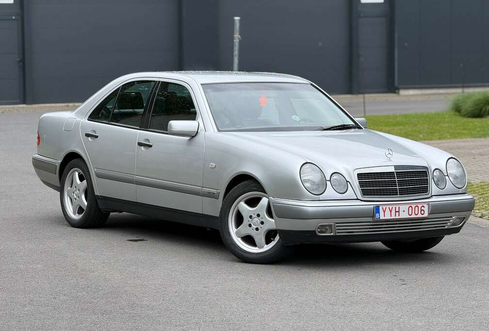 Mercedes-Benz Elegance // Airco // Cuir // Très bel état // Gara
