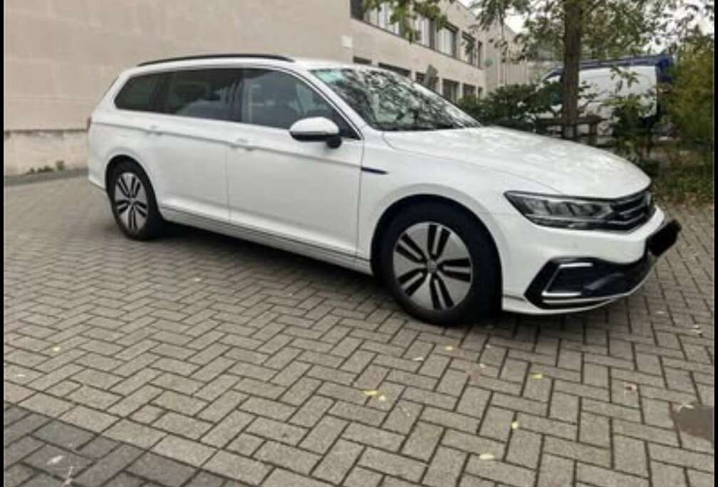 Volkswagen GTE 1.4 eHybrid PHEV DSG (160 kW)