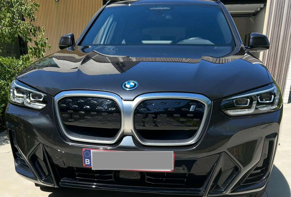 BMW iX3 80 kWh Model SPORT Package Inspiring