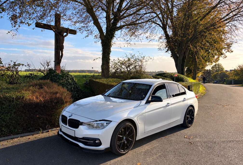 BMW 330e iPerformance Sport Line