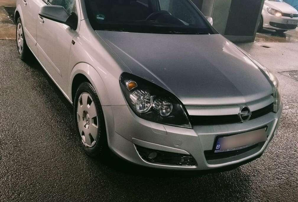 Opel GTC 1.6i ÉDITION HATCHBACK