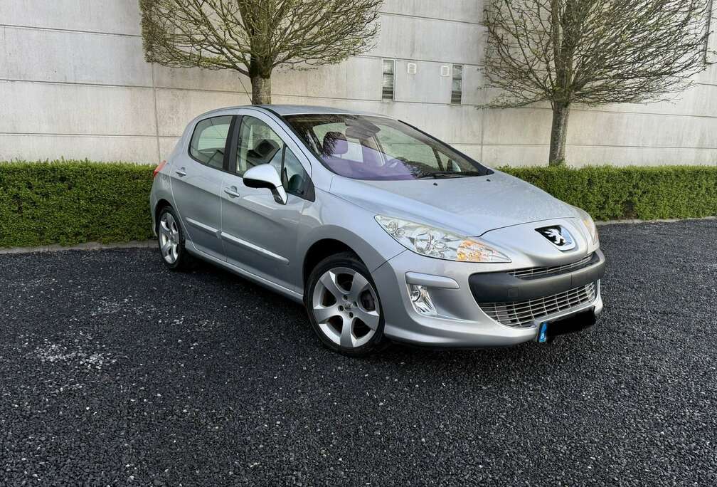 Peugeot Automaat Benzine 1.6 Airco Gekeurd voor ve