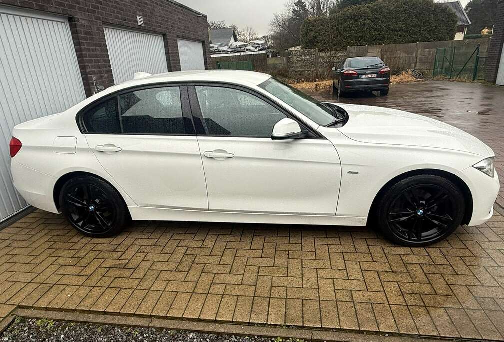 BMW Bmw 318d sport line 2016