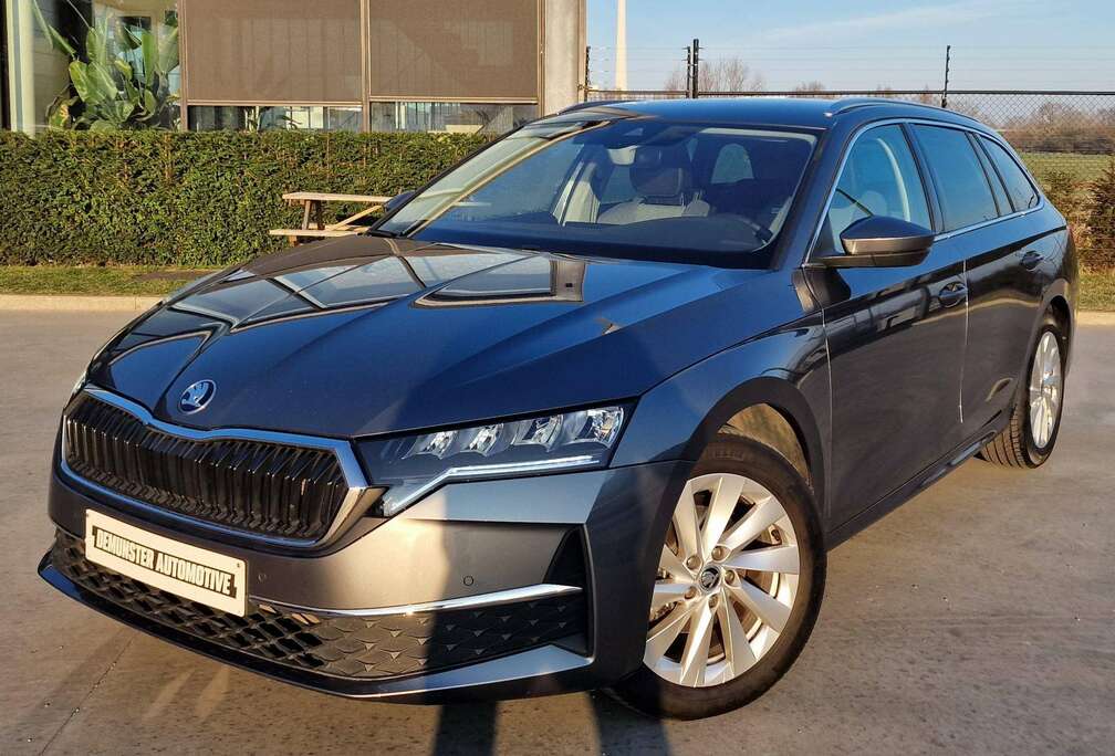 Skoda Octavia Combi 1.5 TSI/Carplay/Camera/Trekhaak/Navi