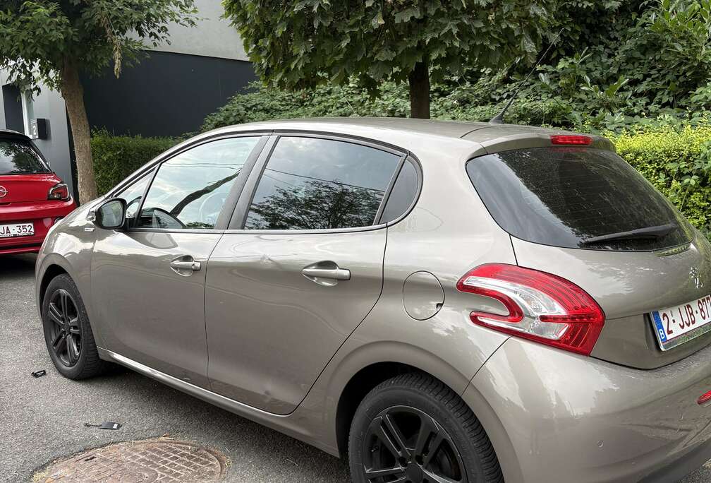 Peugeot 1.2i Allure