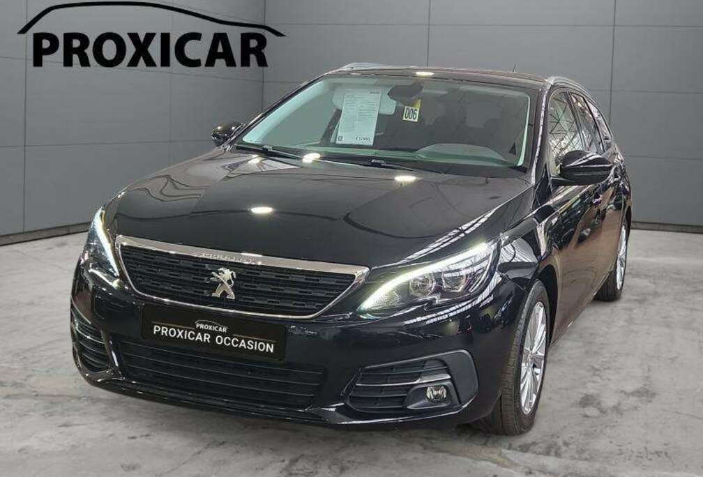 Peugeot SW Style 1.2i 110cv Carplay*Camera*GPS