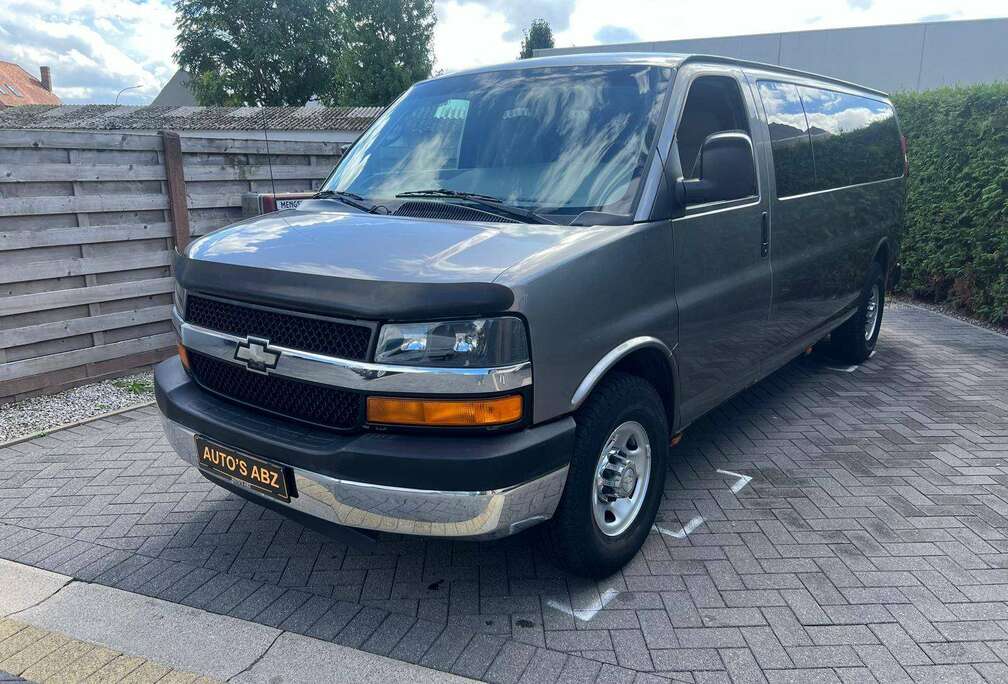 Chevrolet 3500 V8