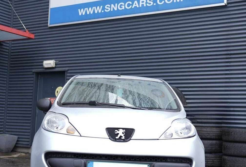 Peugeot 1.0i