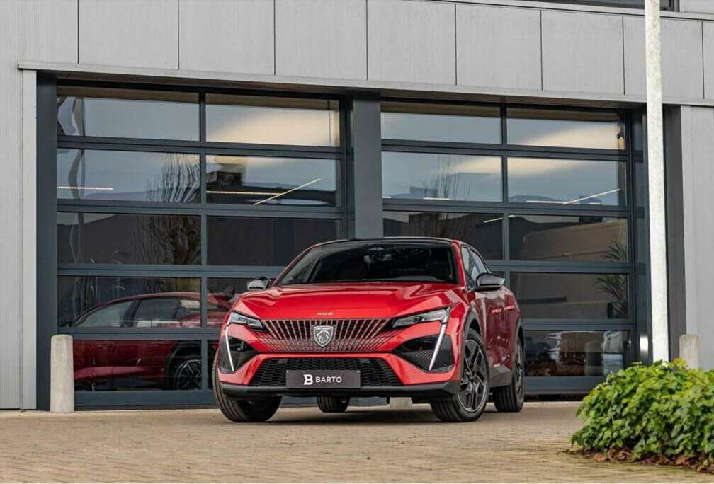 Peugeot GT  Hybrid 145 PK  360 Camera  Navi  Elekt...