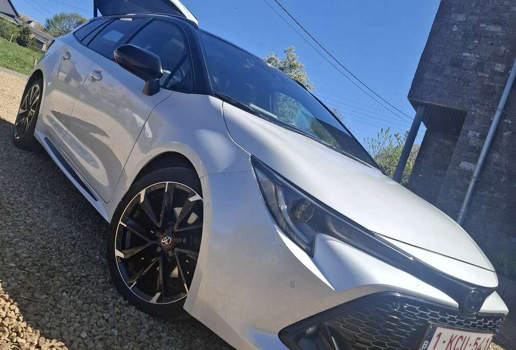 Toyota Touring Sports Hybrid 2.0 GR Sport+