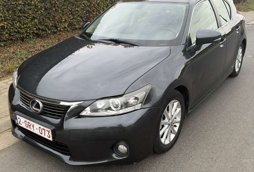 Lexus 1.8i Luxury E-CVT