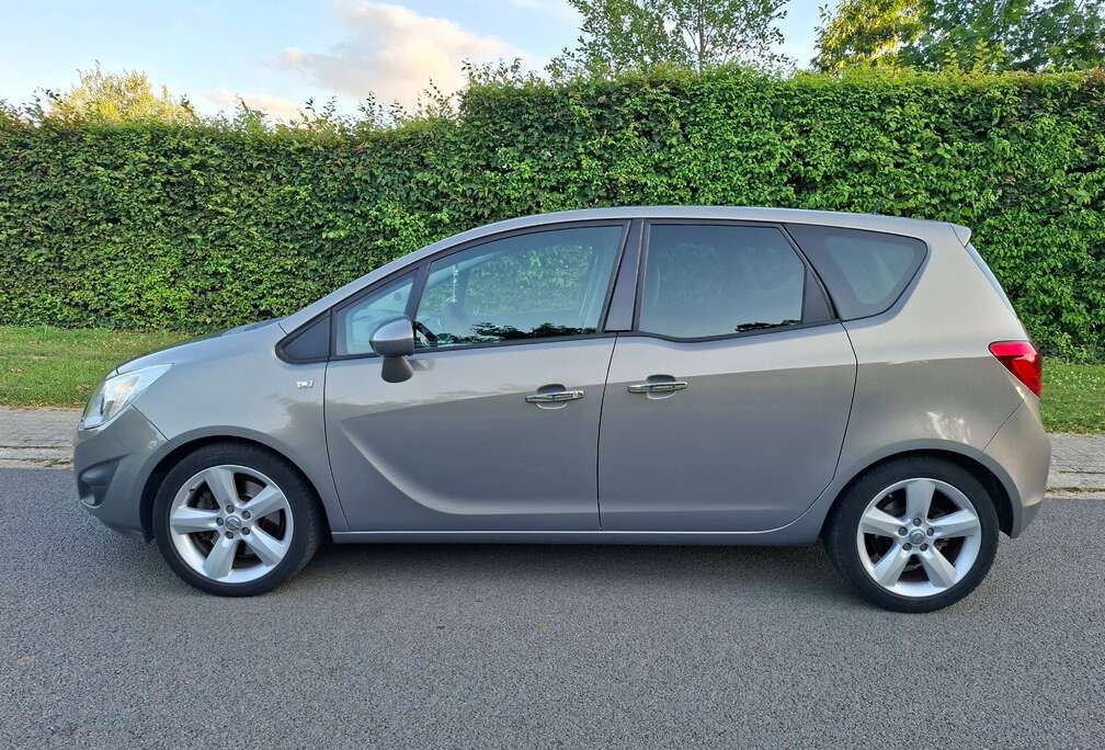 Opel 1.7 CDTi Cosmo DPF Climat