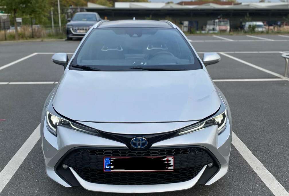 Toyota 2.0 Hybrid Touring Sports Lounge