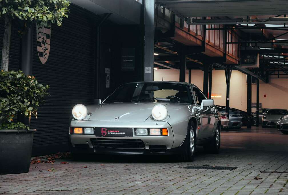 Porsche 928 S - manual gearbox