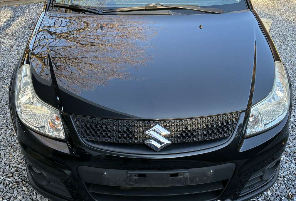 Suzuki 1.6i GLX Outdoor