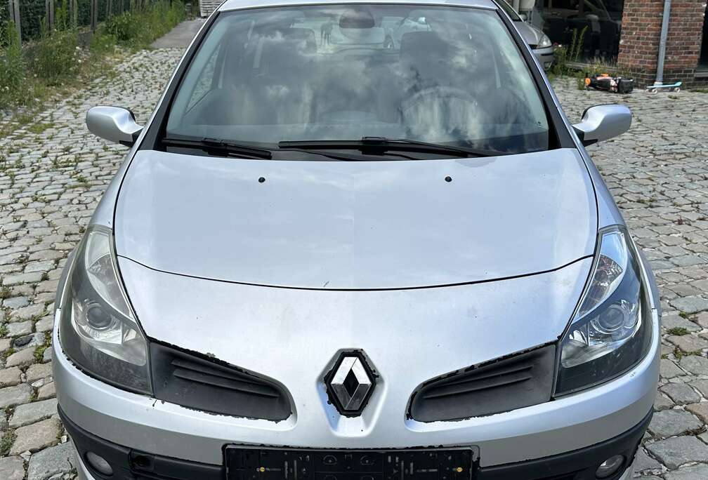 Renault 1.6i 16v Initiale