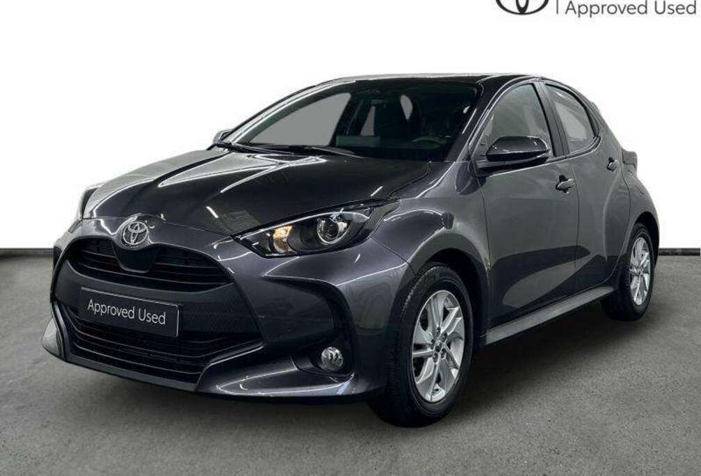 Toyota HEV Dynamic  alu  carplay  camera