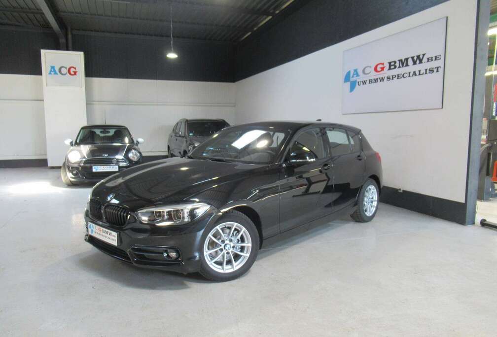 BMW Benzine Black Sportline Zeer nette wagen. FULL LED Navigatie LCI Sportzetels Zetelverwarming