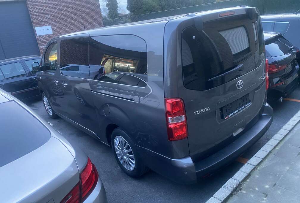 Toyota 2.0 D-4D Medium Workmate Pack S&S