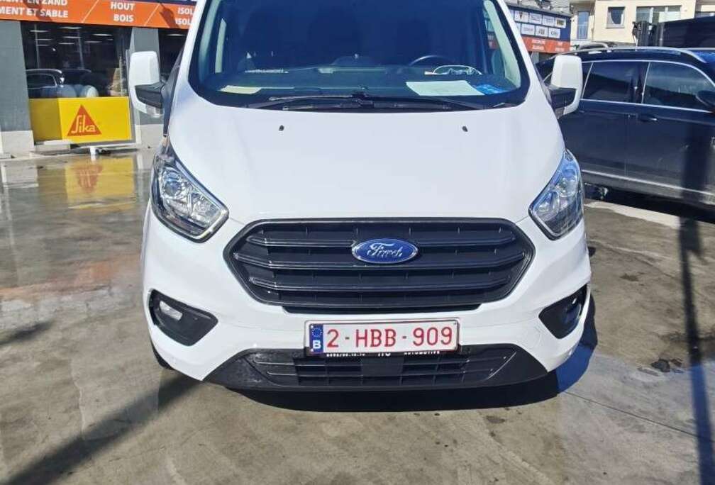 Ford L2H1 27.000 TVAC pneu neige et équipements Vehikit
