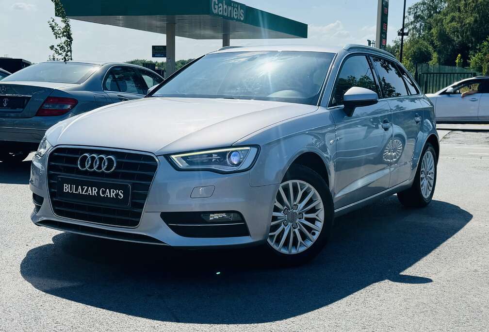 Audi A3 1.4 TFSI Ultra S tronic*NAVI*CUIR*XENON*CARNET*CAMERA*GARANTIE