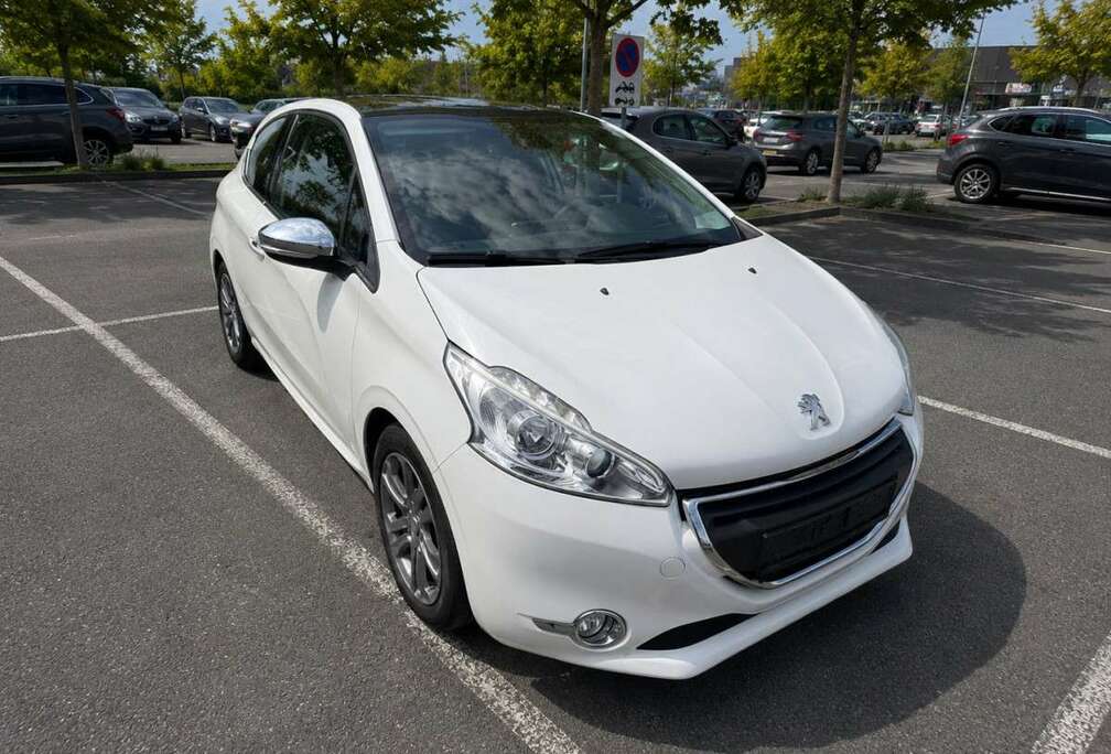 Peugeot 1.6 16v Allure Pano Navi PDC