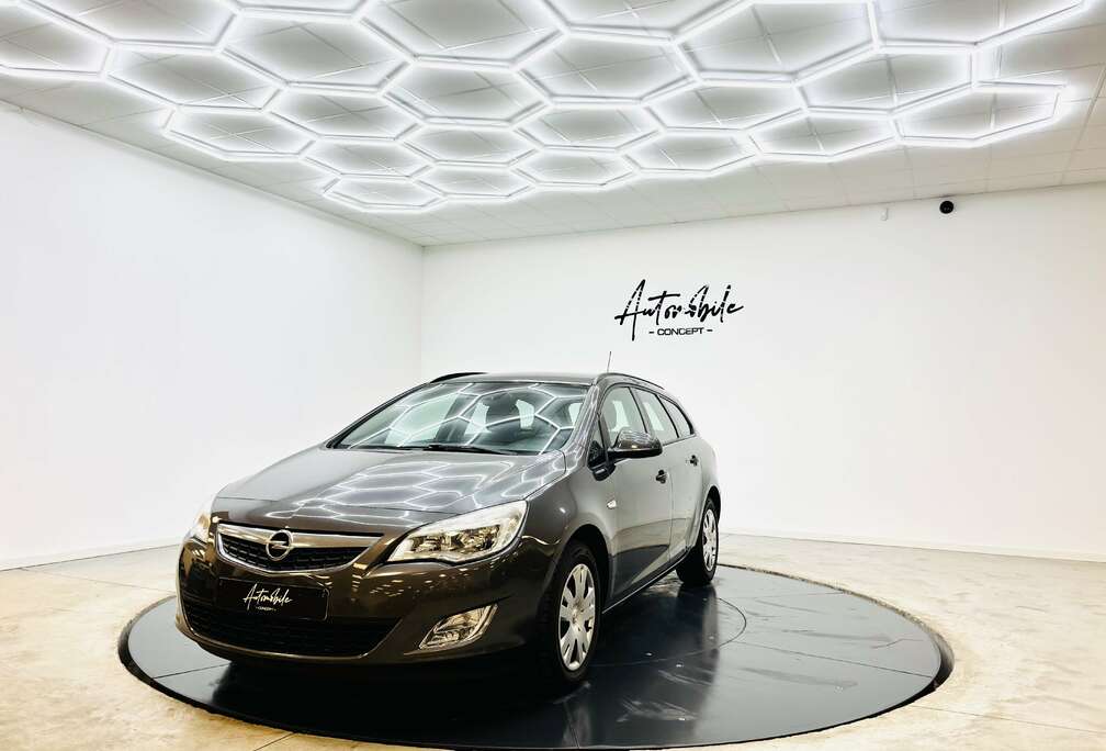 Opel 1AN GARANTIE1ER PROPRIOREMORQUEESSENCE