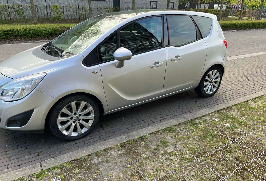 Opel Meriva 1.7cdti *PANORAMA* GPS JAL Eco 110ch