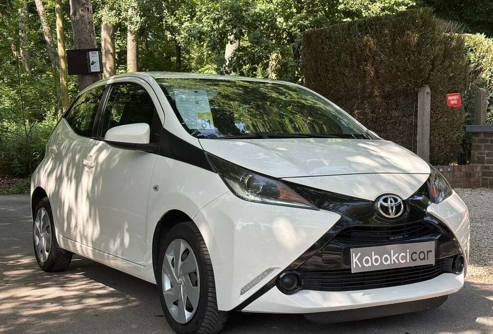 Toyota 1.0i VVT-i /CAMERA RECUL/A.C AUTO/TEL/REG.VIT/USB