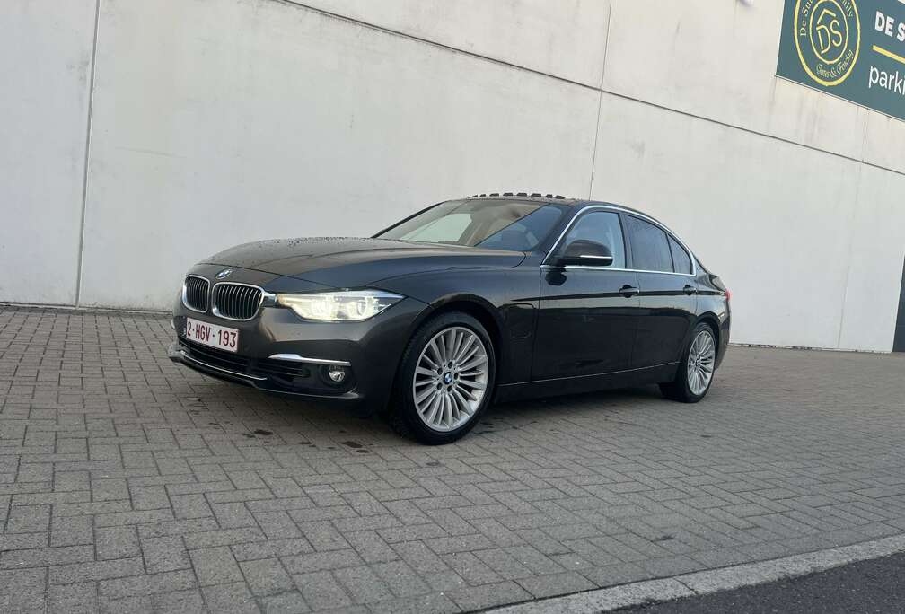 BMW 330e iPerformance Luxury Line