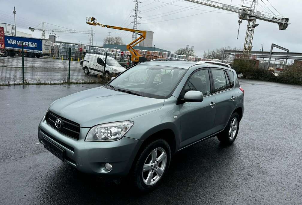 Toyota Boîte Automatique Cuir GPS 2.0i VVT-i 16v VIP