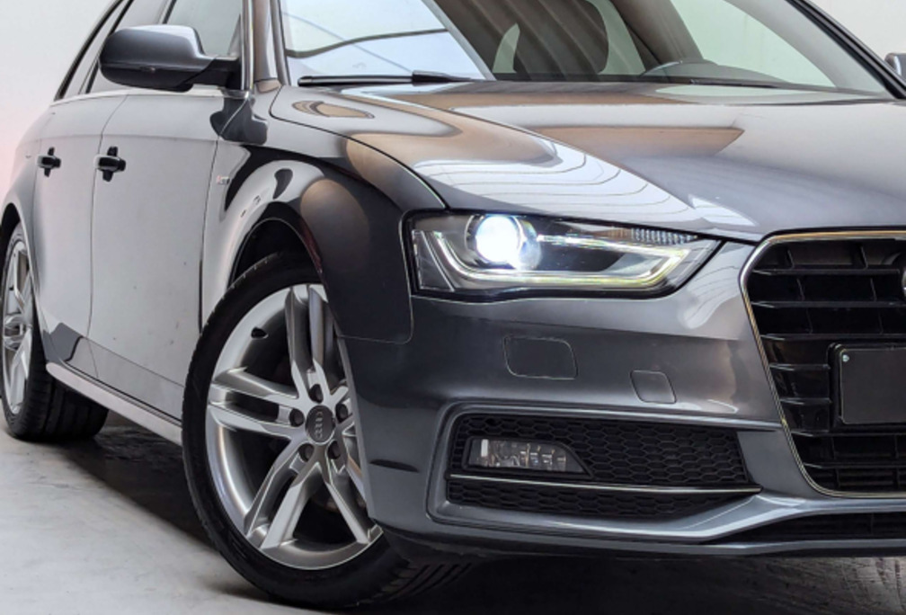 Audi A4 Avant 2.0 TDi S line