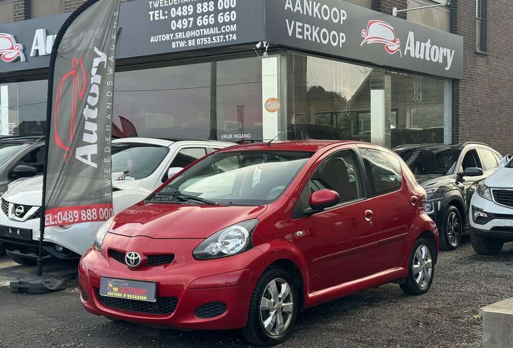 Toyota Aygo 1.0i VVT-i Car Dance