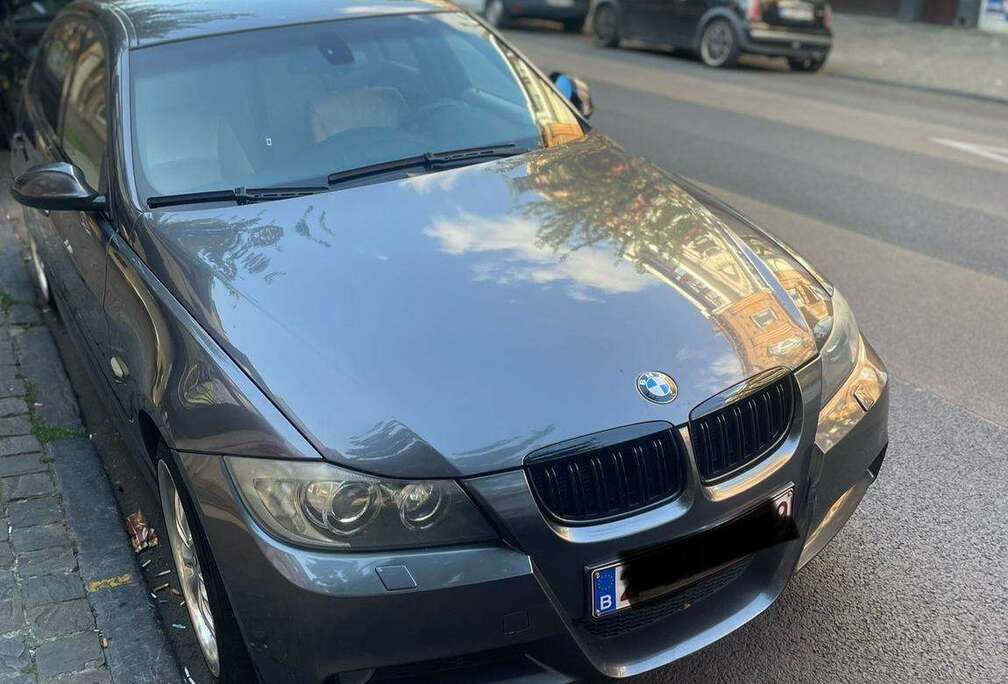 BMW 320i