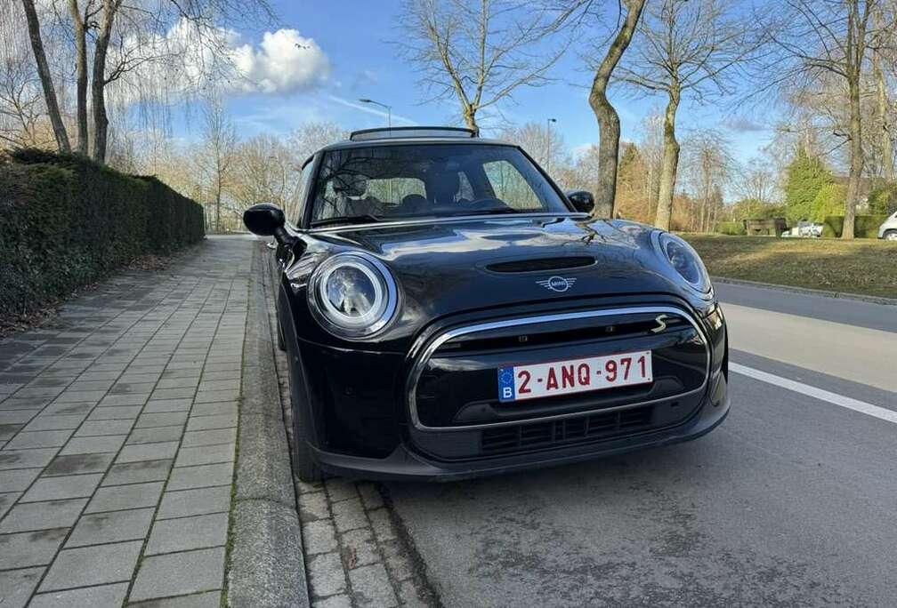 MINI 28.9 kWh - Full Option - TO Panoramique - Apple Carplay - Caméra - Cuir