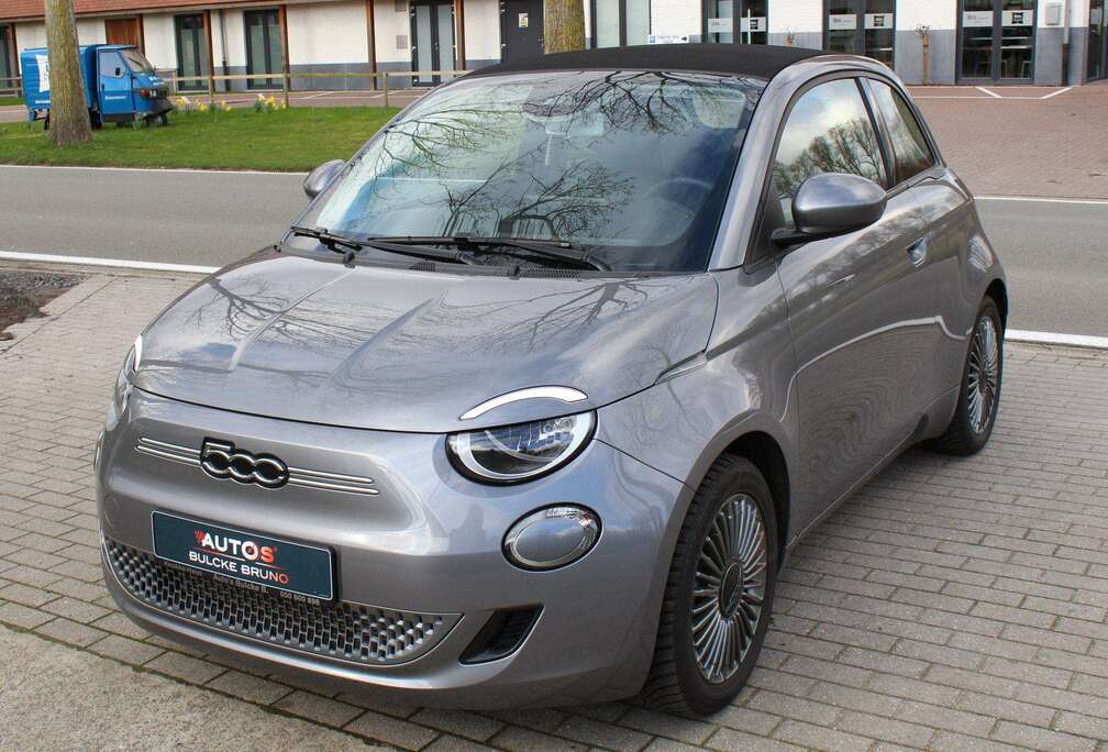 Fiat 43 kWh Icon Cabrio, DC laadpoort 85 kW