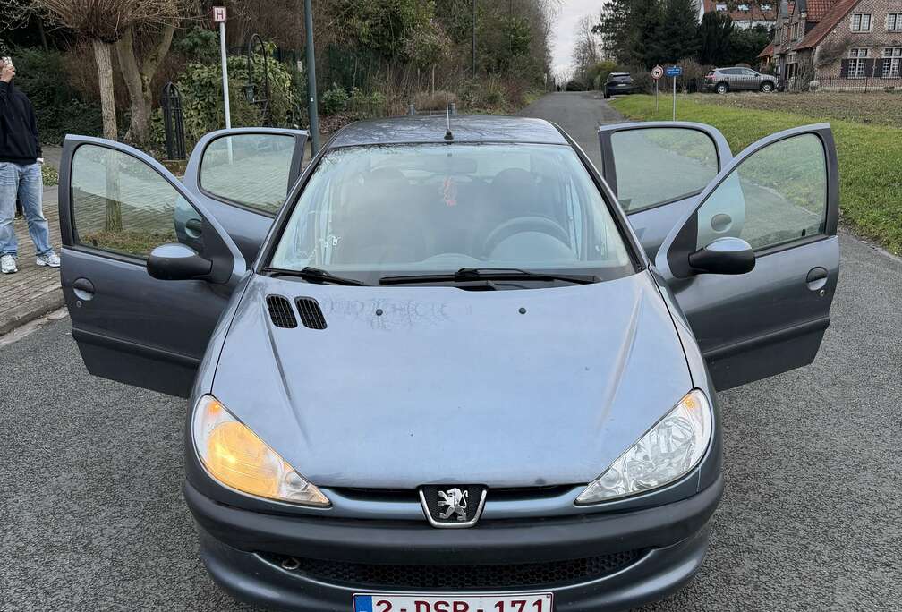 Peugeot 1.4i 75 Ch